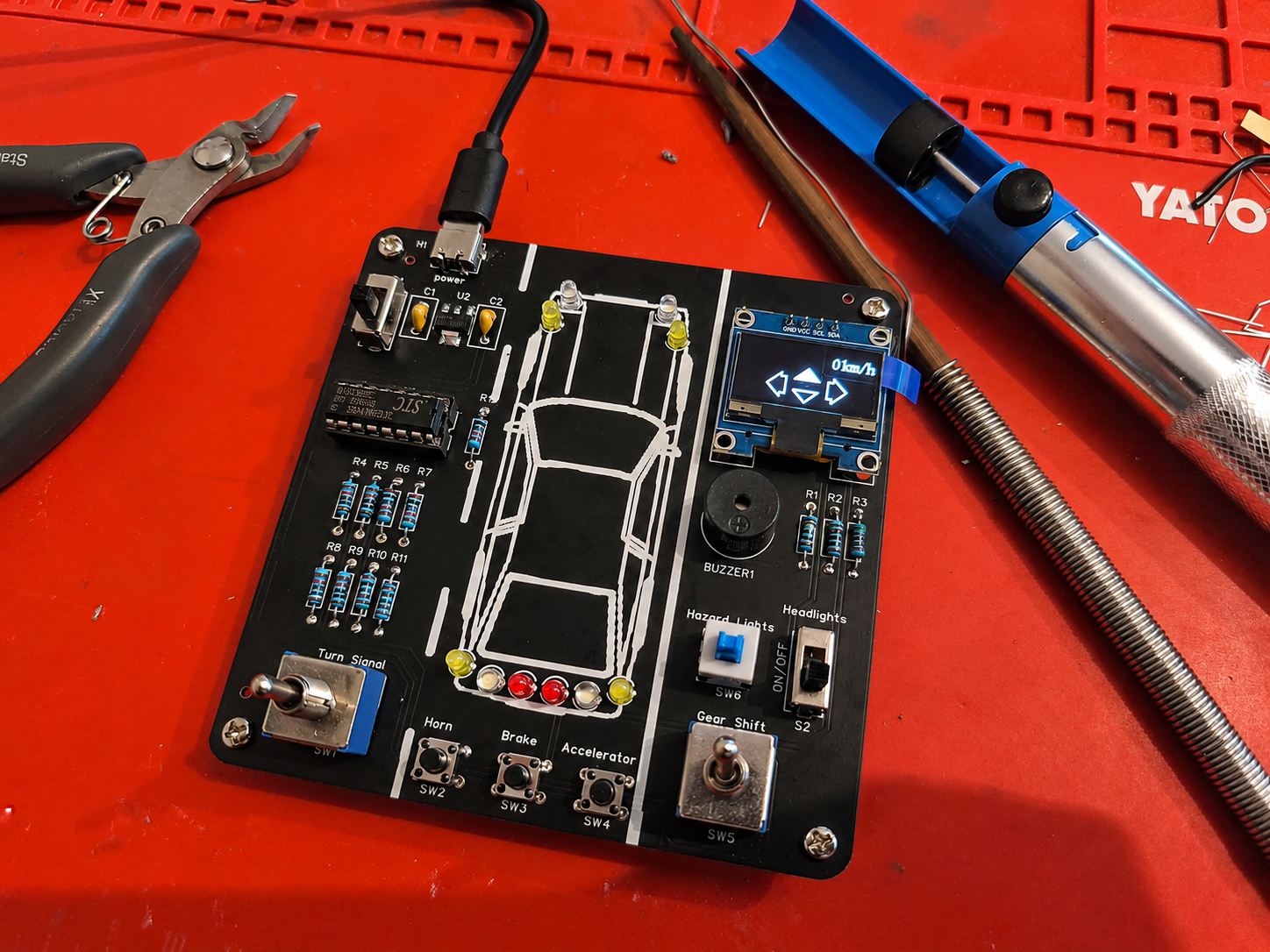 Warsztaty lutowania – Elektroniczny symulator samochodu